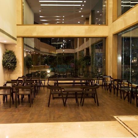 V 7 Hotel Chennai Eksteriør billede