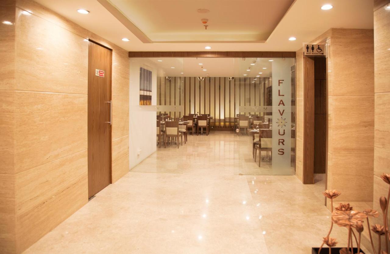 V 7 Hotel Chennai Eksteriør billede