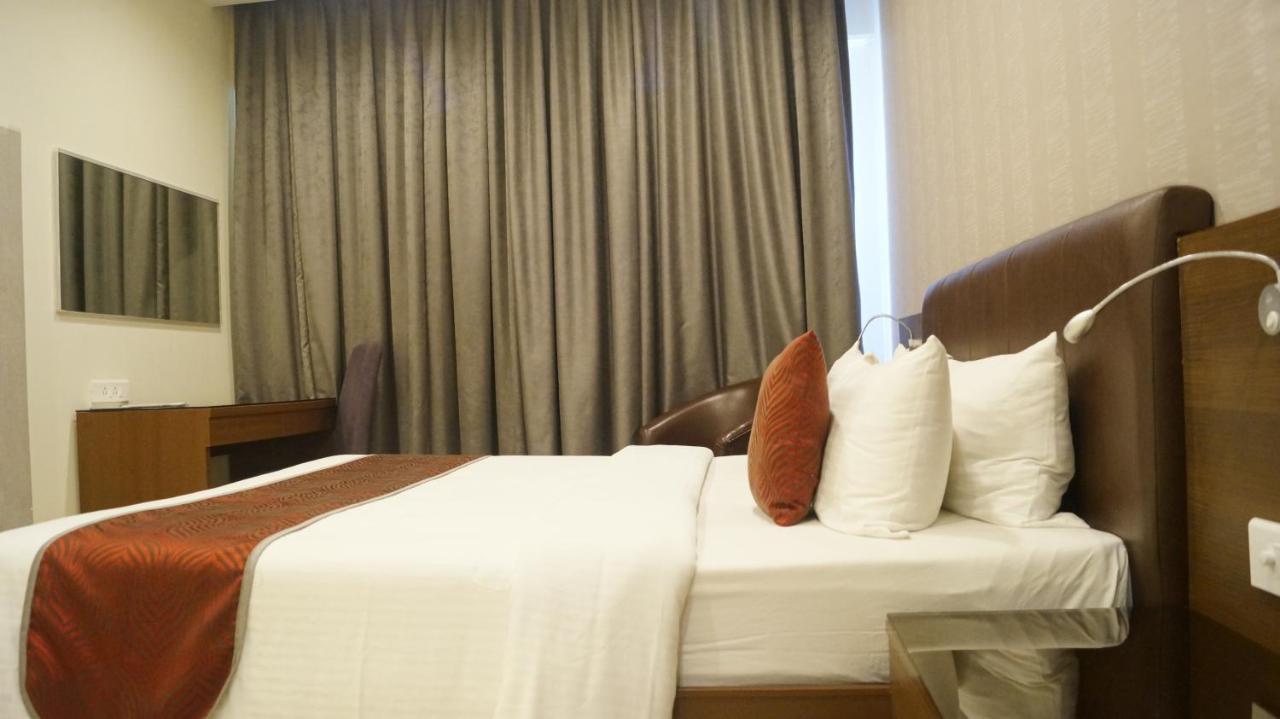 V 7 Hotel Chennai Værelse billede