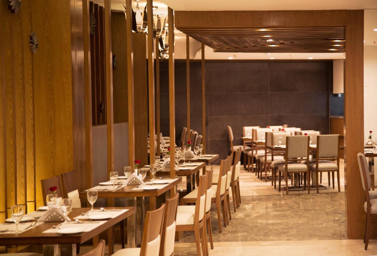 V 7 Hotel Chennai Eksteriør billede
