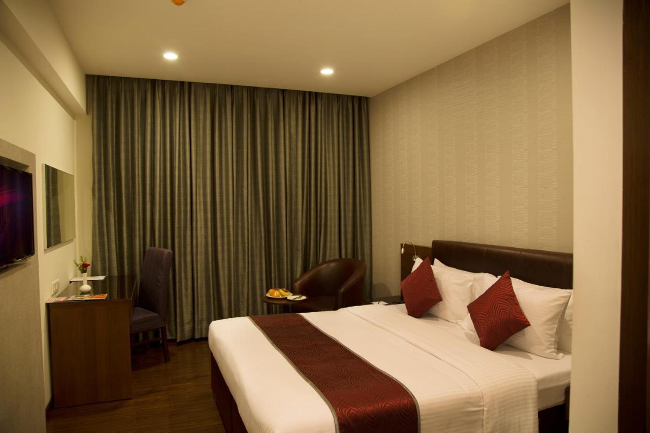 V 7 Hotel Chennai Eksteriør billede