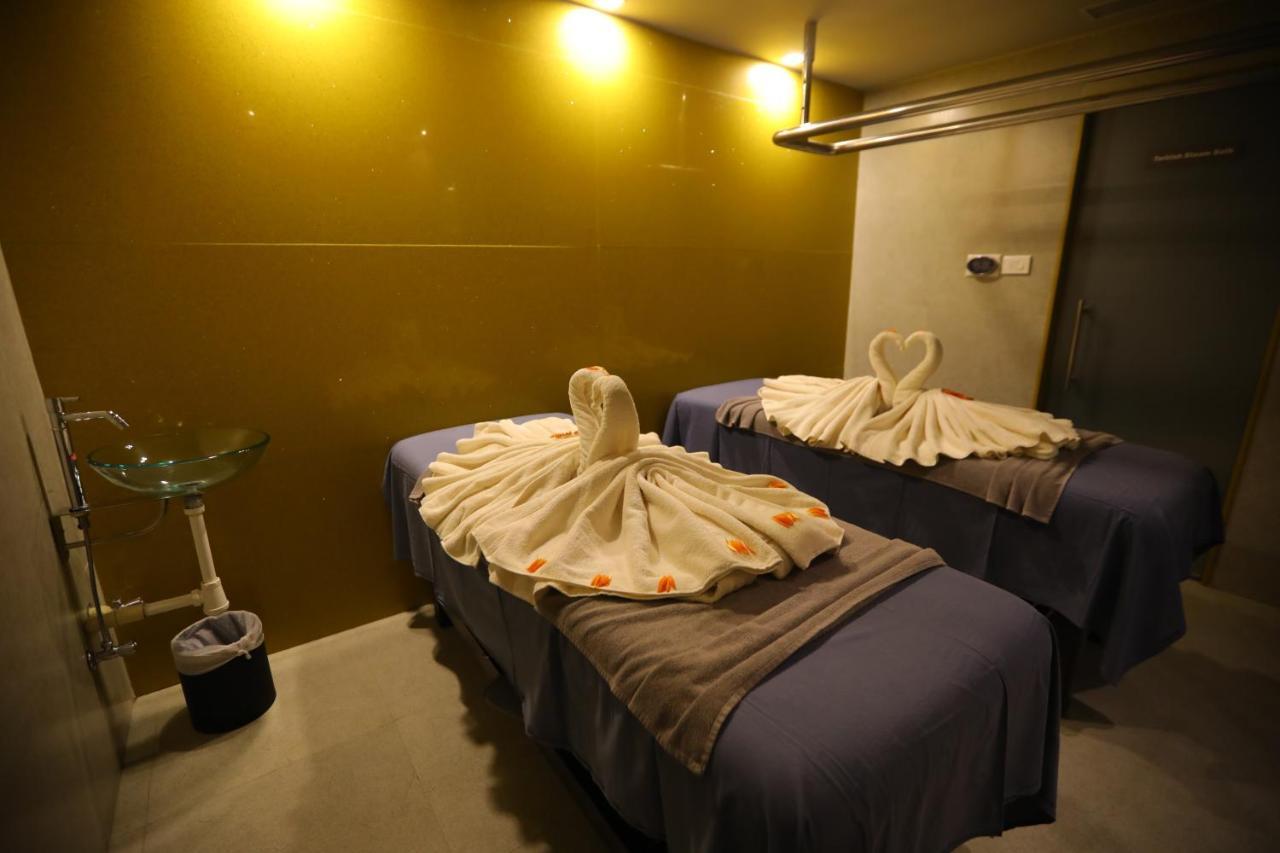 V 7 Hotel Chennai Eksteriør billede