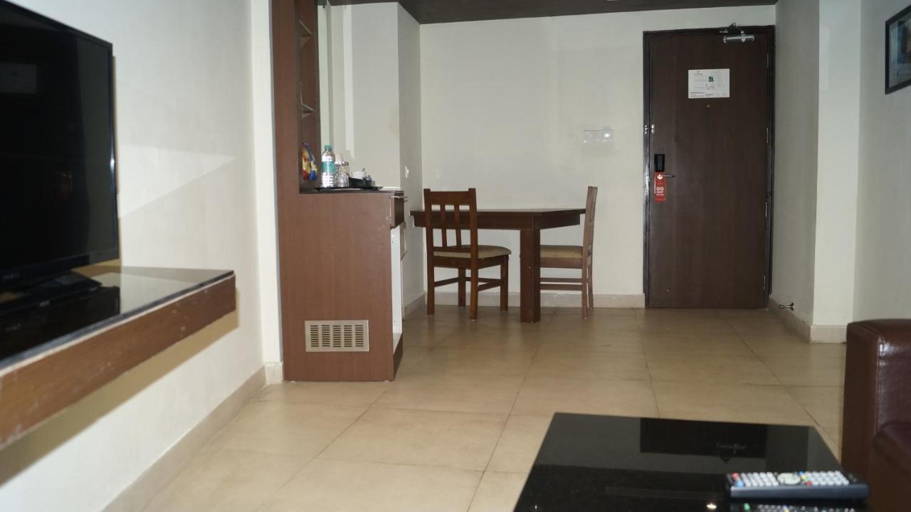 V 7 Hotel Chennai Eksteriør billede