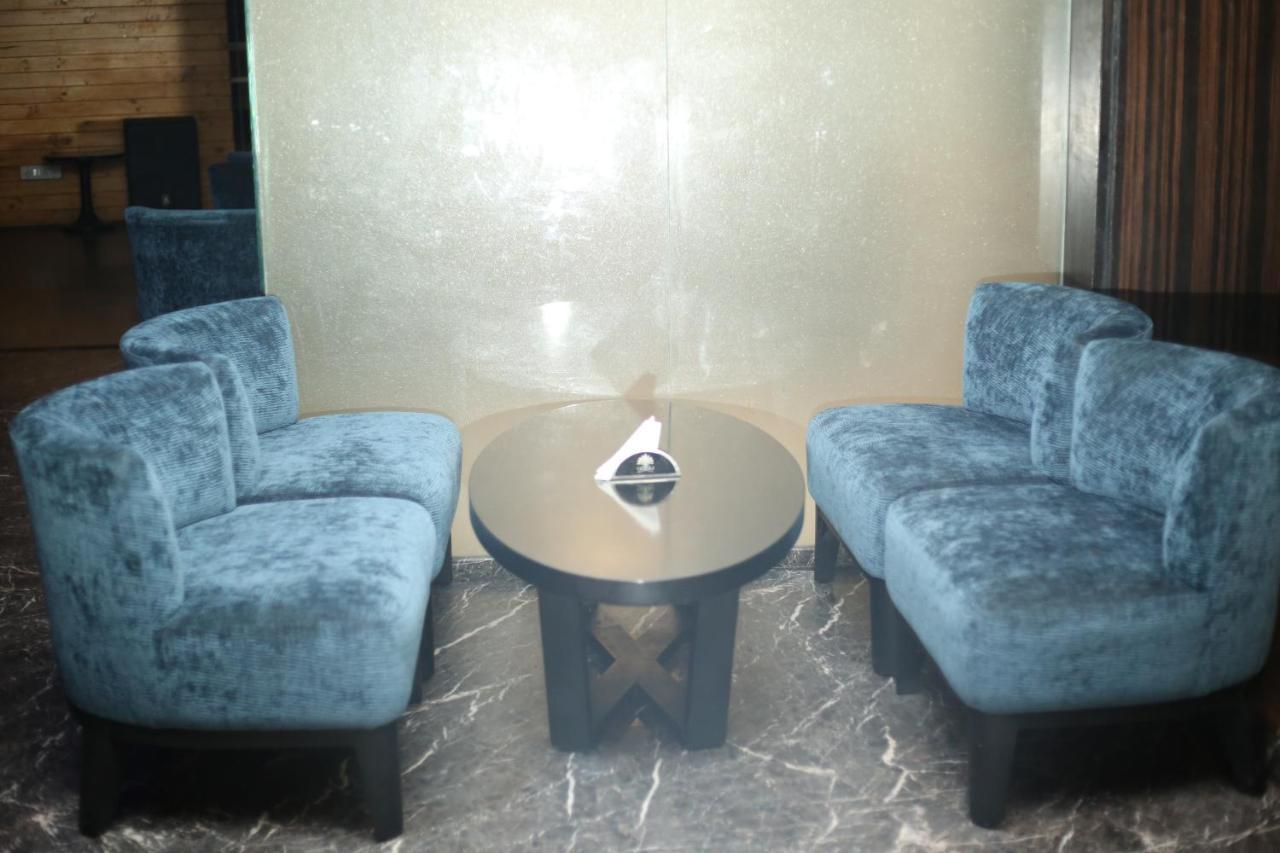 V 7 Hotel Chennai Eksteriør billede