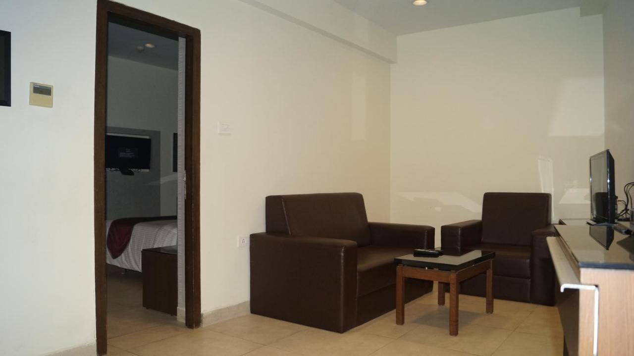 V 7 Hotel Chennai Eksteriør billede